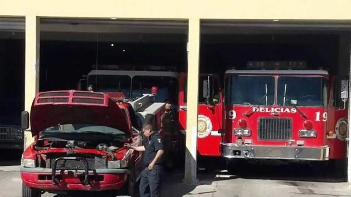 COLOR-LA-Bomberos con problemas de unidades